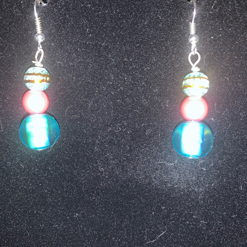 Random bead earrings - Picture 3 of 4
